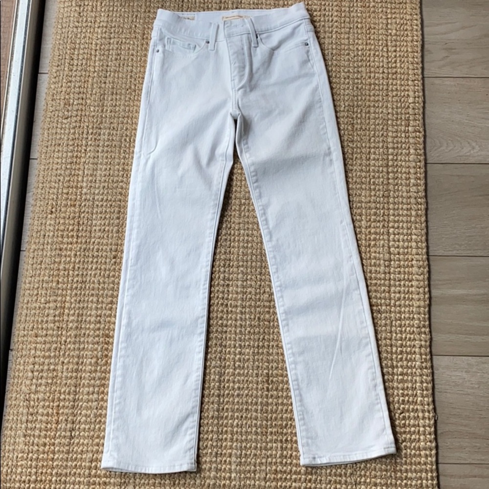 Levi’s straight leg